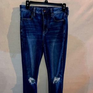 AE Knee-ripped Jeans